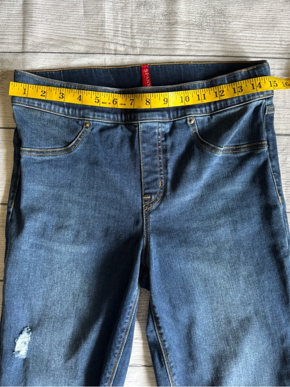 SPANX Distressed Skinny Jeans Dark Wash Raw Hem Pull-On Jeggings Size M - Picture 11 of 12